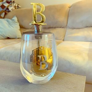 Wine glass w/stopper